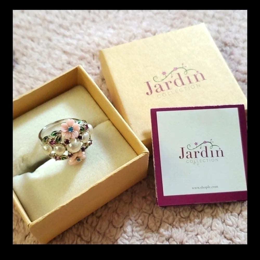 Jardin Mother Of Pearl Pearl Amethyst Apatite Ring